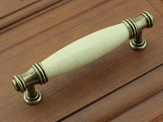 Classic Bronze Handle