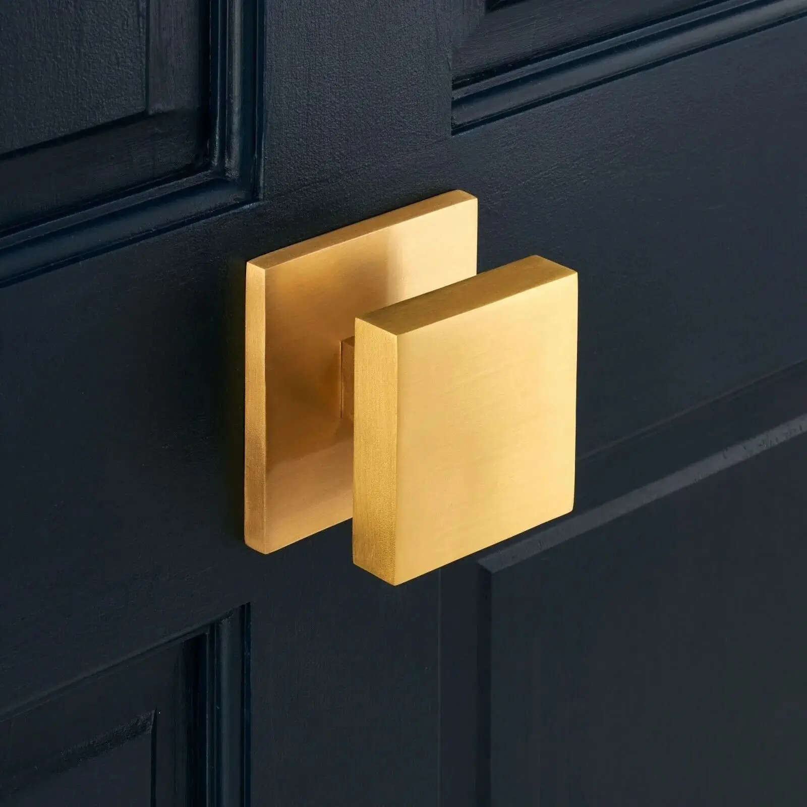 A beautifully designed modern entryway.